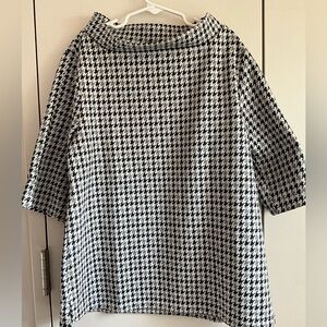 EUC Ann Taylor Factory houndstooth top, XSP, MSRP $68